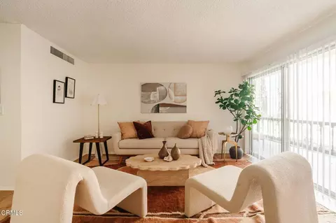 Living - 1127 E Del Mar Blvd #318, Pasadena, CA 91106 photo 2 of 3
