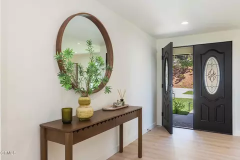 Entry Way - 3737 San Augustine Dr, Glendale, CA 91206 photo 3 of 5