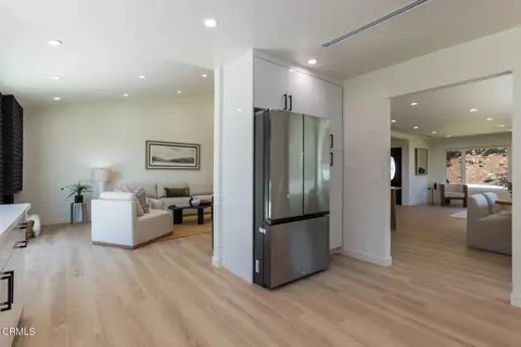 Entry Way - 3737 San Augustine Dr, Glendale, CA 91206 photo 4 of 5