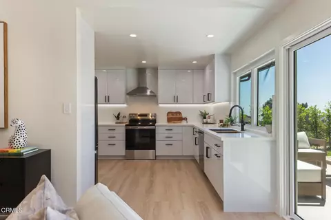 Kitchen - 3737 San Augustine Dr, Glendale, CA 91206 photo 1 of 5
