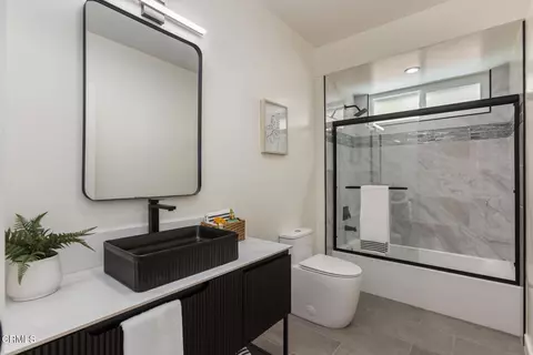 Bath - 3737 San Augustine Dr, Glendale, CA 91206 photo 4 of 5