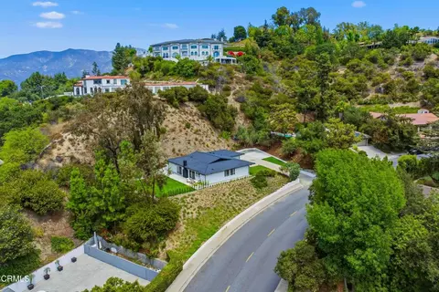 View/Area - 3737 San Augustine Dr, Glendale, CA 91206 photo 3 of 4