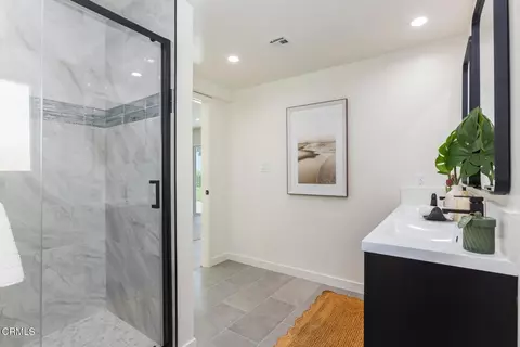 Bath - 3737 San Augustine Dr, Glendale, CA 91206 photo 3 of 5