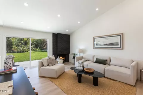 Living - 3737 San Augustine Dr, Glendale, CA 91206 photo 9 of 9