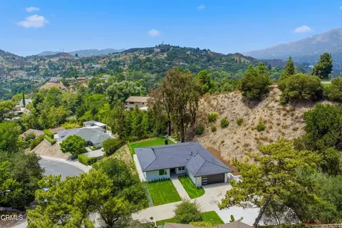 View/Area - 3737 San Augustine Dr, Glendale, CA 91206 photo 2 of 4