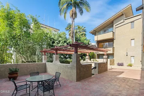 Exterior - 960 San Pasqual St #210, Pasadena, CA 91106 photo 5 of 8