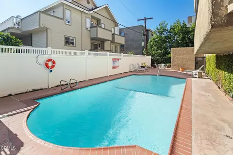 Exterior - 960 San Pasqual St #210, Pasadena, CA 91106 photo 4 of 8
