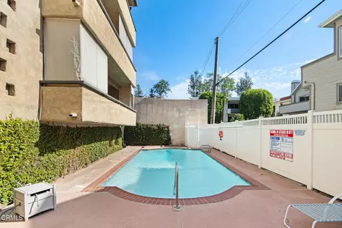 Exterior - 960 San Pasqual St #210, Pasadena, CA 91106 photo 3 of 8