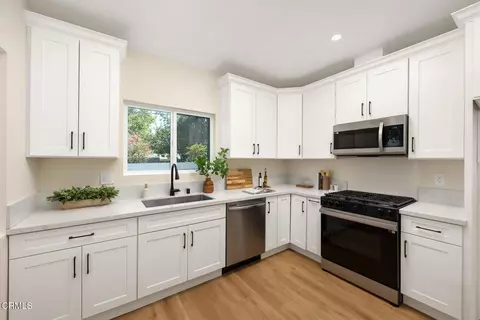 Kitchen - 2002 E Woodlyn Rd, Pasadena, CA 91104 photo 5 of 5