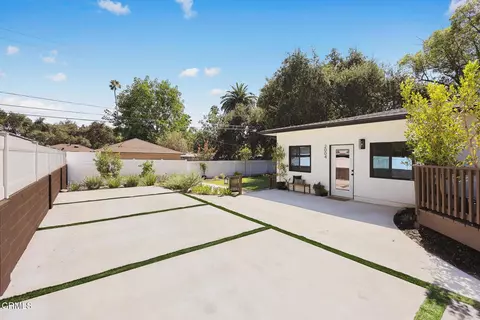 Exterior - 2002 E Woodlyn Rd, Pasadena, CA 91104 photo 12 of 17