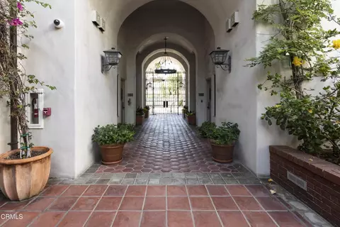 Entry Way - 700 E Union St #207, Pasadena, CA 91101 photo 2 of 2