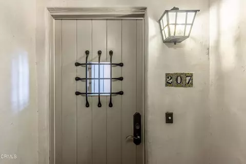 Entry Way - 700 E Union St #207, Pasadena, CA 91101 photo 1 of 2