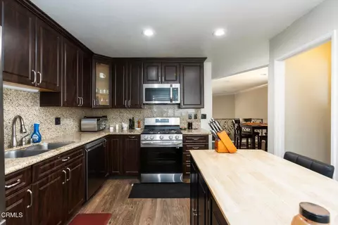 Kitchen - 10141 Samoa Ave #11, Tujunga, CA 91042 photo 1 of 4