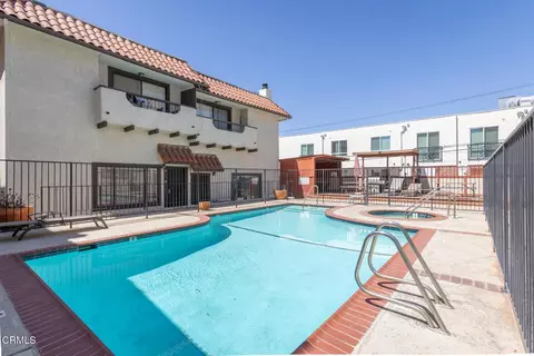 Exterior - 10141 Samoa Ave #11, Tujunga, CA 91042 photo 8 of 10