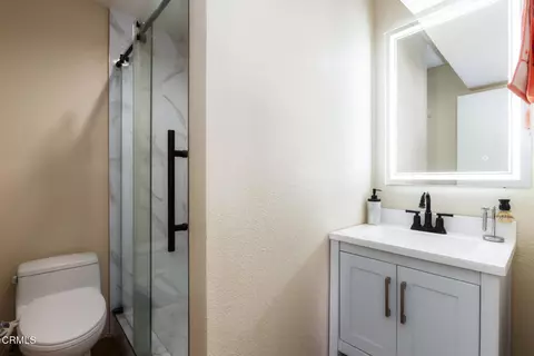 Bath - 10141 Samoa Ave #11, Tujunga, CA 91042 photo 2 of 4