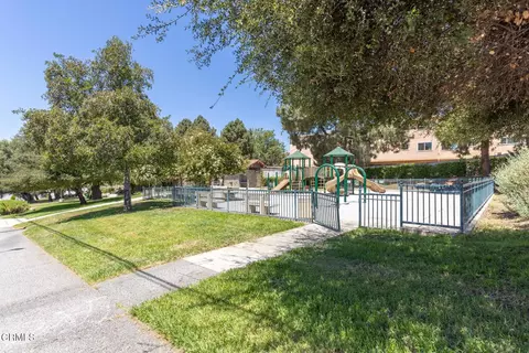 Exterior - 10141 Samoa Ave #11, Tujunga, CA 91042 photo 10 of 10