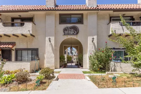 Exterior - 10141 Samoa Ave #11, Tujunga, CA 91042 photo 2 of 10