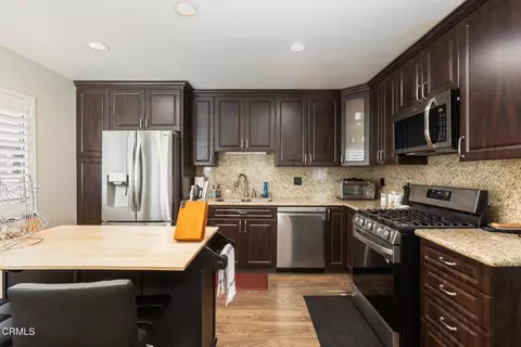 Kitchen - 10141 Samoa Ave #11, Tujunga, CA 91042 photo 3 of 4