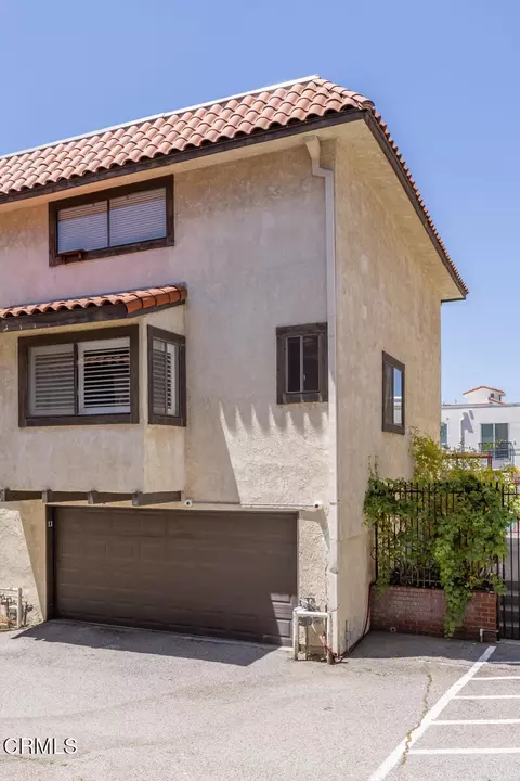 Exterior - 10141 Samoa Ave #11, Tujunga, CA 91042 photo 3 of 10