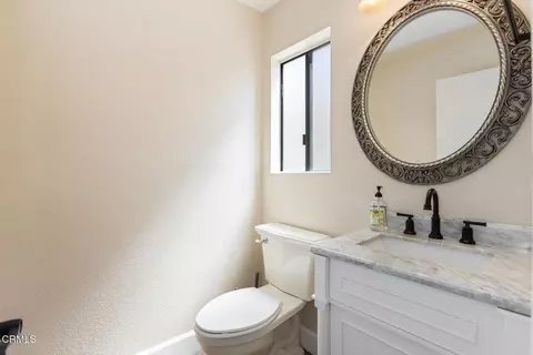 Bath - 10141 Samoa Ave #11, Tujunga, CA 91042 photo 1 of 4