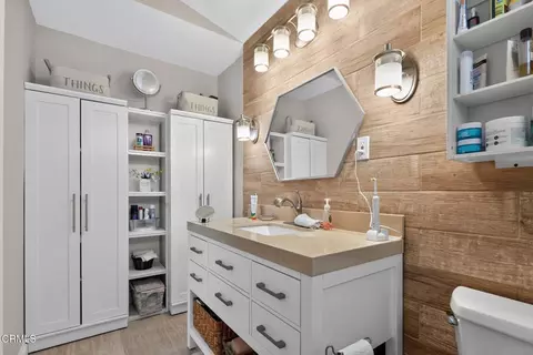 Bath - 2181 Devonshire Dr, Corona, CA 92879 photo 2 of 3