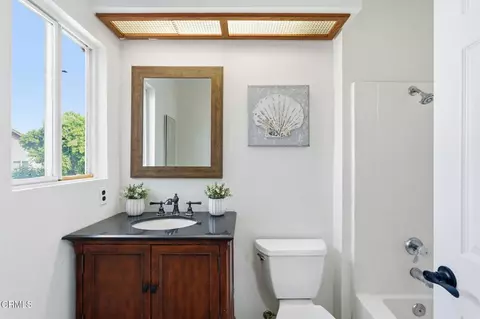 Bath - 239 Beattie Ln, Redlands, CA 92374 photo 6 of 7