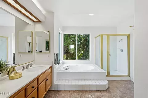 Bath - 239 Beattie Ln, Redlands, CA 92374 photo 1 of 7