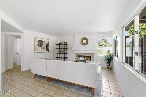 Living - 239 Beattie Ln, Redlands, CA 92374 photo 4 of 4