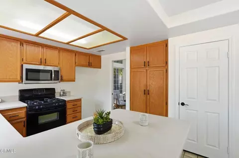 Kitchen - 239 Beattie Ln, Redlands, CA 92374 photo 7 of 7
