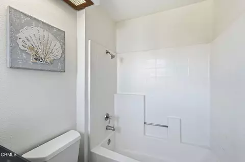 Bath - 239 Beattie Ln, Redlands, CA 92374 photo 7 of 7