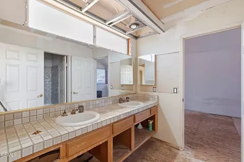 Bath - 1874 Wilson Ave, Upland, CA 91784 photo 4 of 6