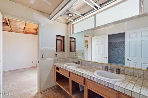 Bath - 1874 Wilson Ave, Upland, CA 91784 photo 5 of 6