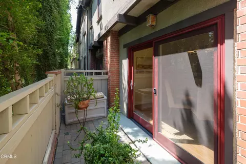 Exterior - 322 Alpine St #2, Pasadena, CA 91106 photo 2 of 10