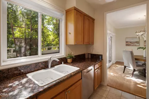 Kitchen - 322 Alpine St #2, Pasadena, CA 91106 photo 3 of 3