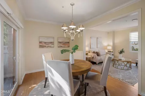 Dining - 322 Alpine St #2, Pasadena, CA 91106 photo 1 of 3