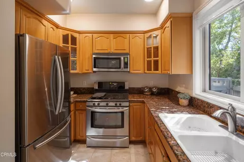 Kitchen - 322 Alpine St #2, Pasadena, CA 91106 photo 2 of 3