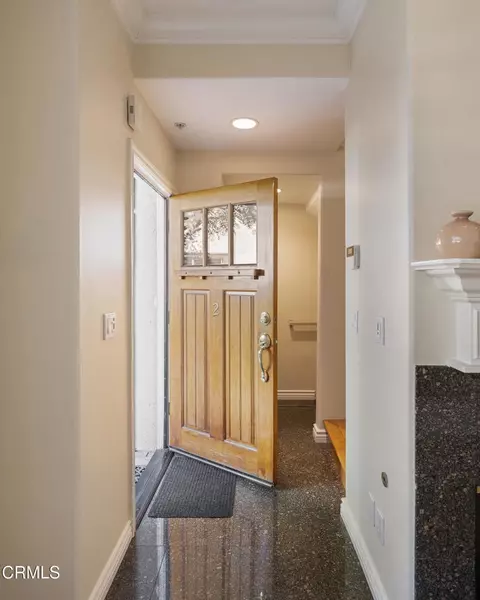 Entry Way - 322 Alpine St #2, Pasadena, CA 91106 photo 1 of 4