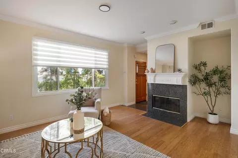 Living - 322 Alpine St #2, Pasadena, CA 91106 photo 1 of 3
