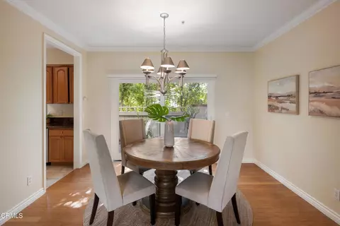 Dining - 322 Alpine St #2, Pasadena, CA 91106 photo 2 of 3