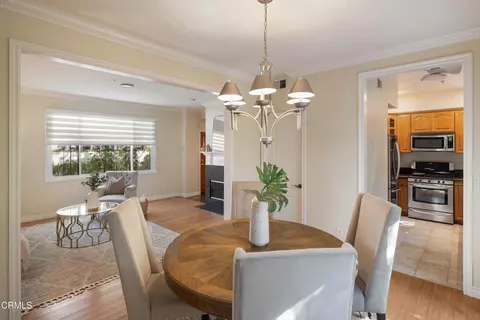 Dining - 322 Alpine St #2, Pasadena, CA 91106 photo 3 of 3