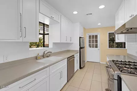 Kitchen - 1305 Valley View Ave, Pasadena, CA 91107 photo 1 of 4