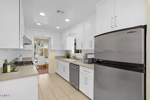 Kitchen - 1305 Valley View Ave, Pasadena, CA 91107 photo 4 of 4