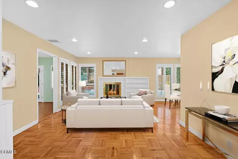 Living - 1305 Valley View Ave, Pasadena, CA 91107 photo 2 of 11