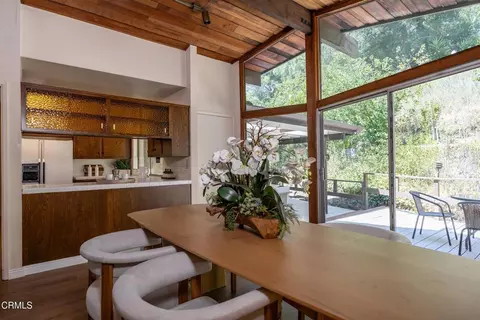 Dining - 579 Laguna Rd, Pasadena, CA 91105 photo 3 of 6