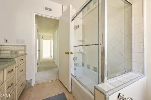Bath - 9424 Crystal View Dr, Tujunga, CA 91042 photo 4 of 4