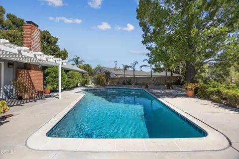 Exterior - 9424 Crystal View Dr, Tujunga, CA 91042 photo 5 of 9