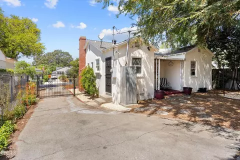 Exterior - 1602 Forest Ave, Pasadena, CA 91103 photo 4 of 11