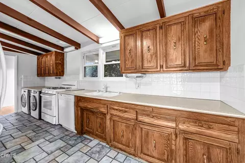 Other - 9801 Pali Ave, Tujunga, CA 91042 photo 2 of 8