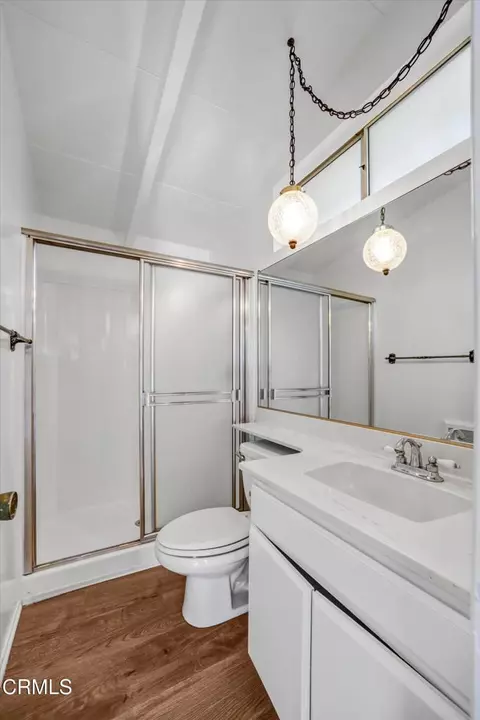 Bath - 9801 Pali Ave, Tujunga, CA 91042 photo 1 of 3