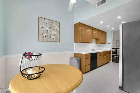 Kitchen - 1522 Windsor Ln, Fullerton, CA 92831 photo 6 of 7